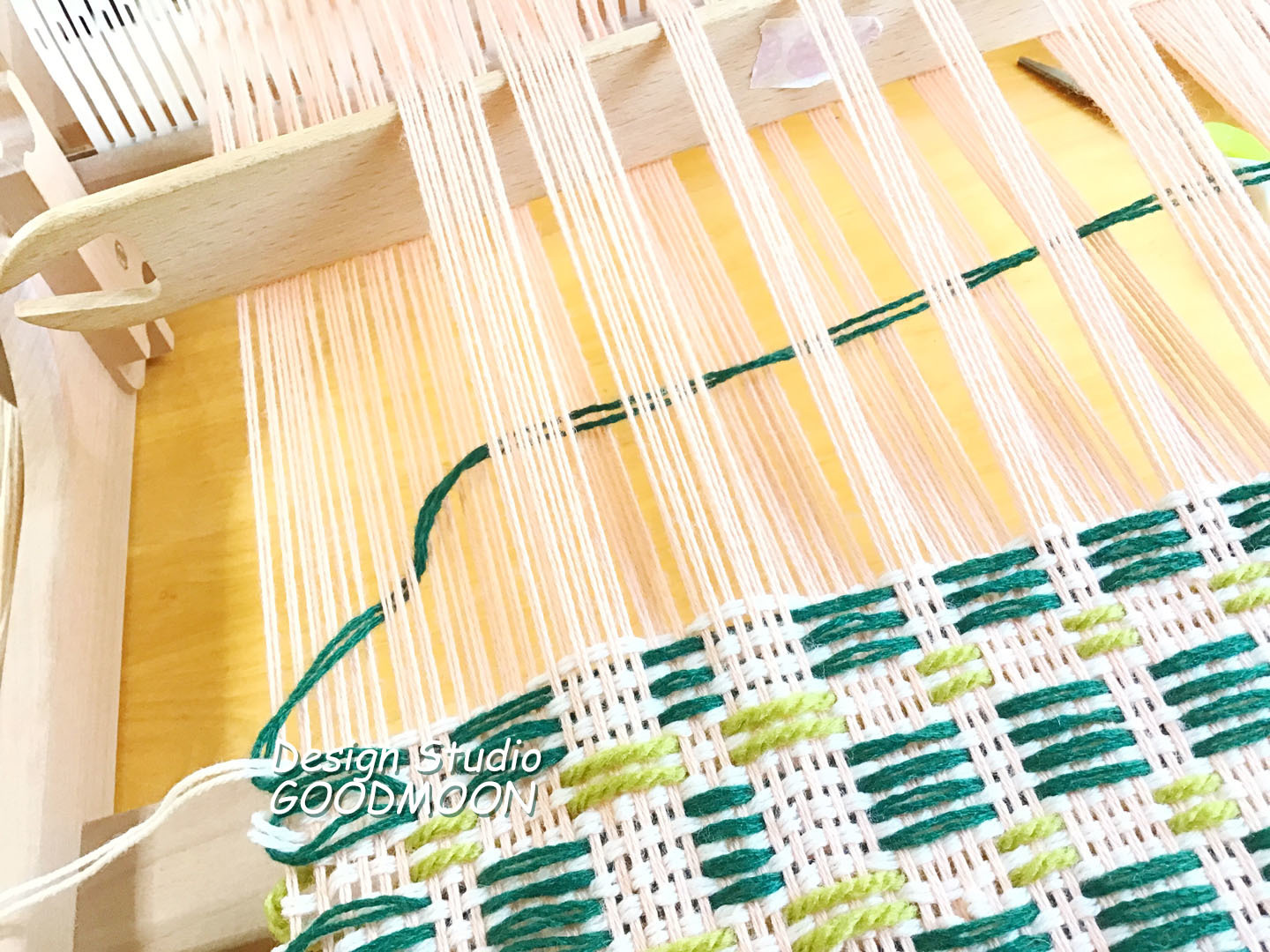 ゆさあきこの手織り教室：手織りサンプル織ってます