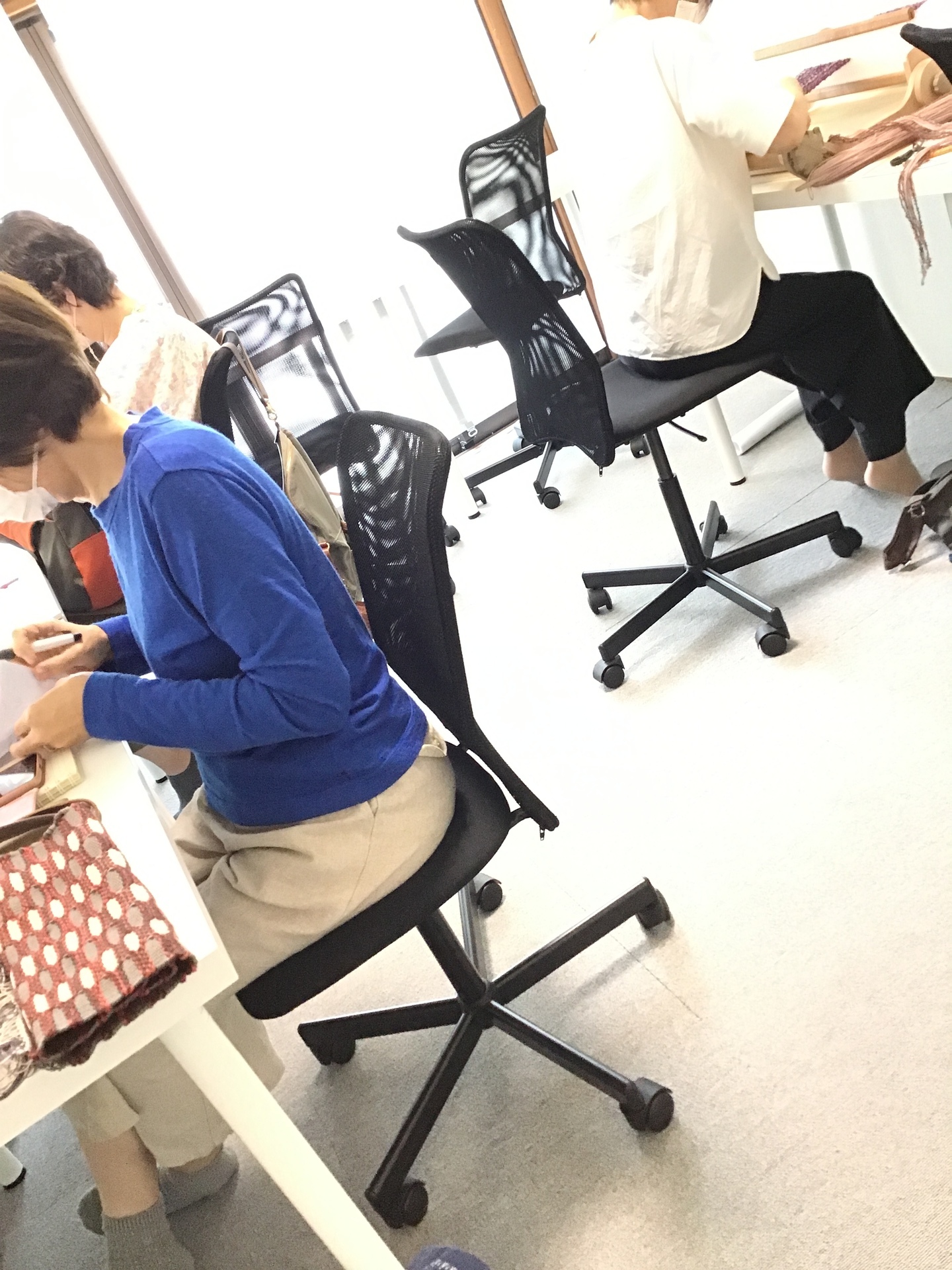 ゆさあきこの手織り教室：ある日の東京町田の手織り教室の様子